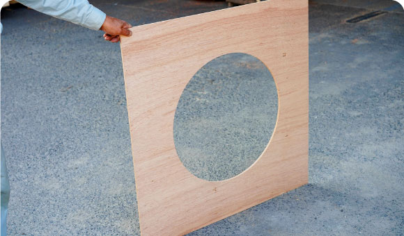 ベニヤ穴あけ加工